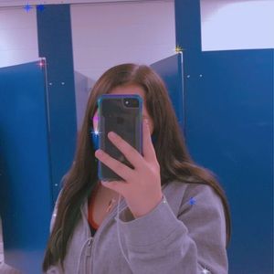 Meet your Posher, Chloe